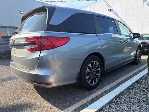 Crystal Black Pearl 2024 Honda Odyssey EX-L