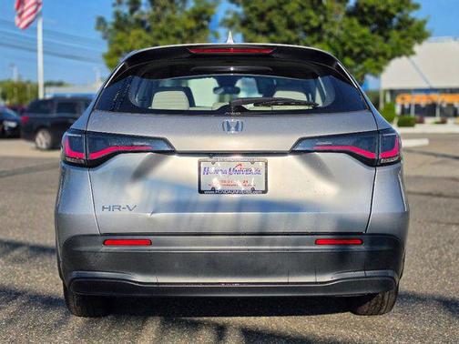 Lunar Silver Metallic 2024 Honda HR-V LX