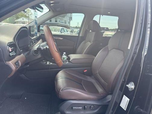 Crystal Black Pearl 2025 Honda Pilot Elite