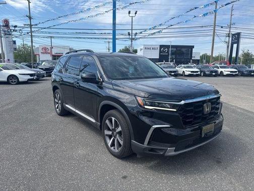 Crystal Black Pearl 2025 Honda Pilot Elite