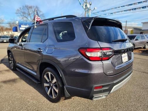 2024 Honda Pilot Touring 8-Passenger