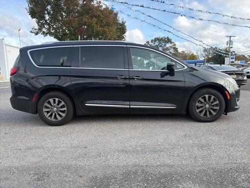 2019 Chrysler Pacifica Touring-L Plus