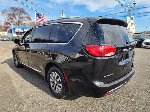 2019 Chrysler Pacifica Touring-L Plus