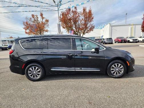 2019 Chrysler Pacifica Touring-L Plus