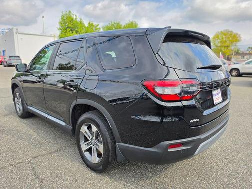 Crystal Black Pearl 2023 Honda Pilot AWD EX-L 8 Passenger