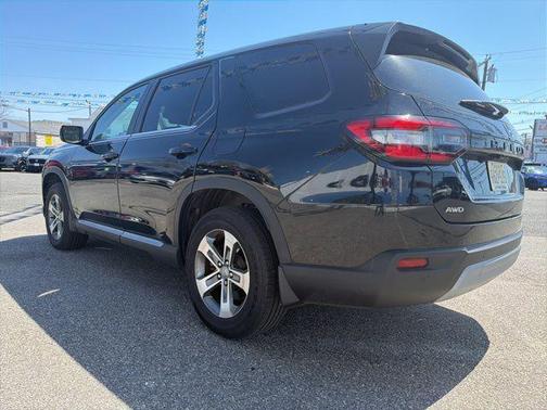 Crystal Black Pearl 2023 Honda Pilot AWD EX-L 8 Passenger