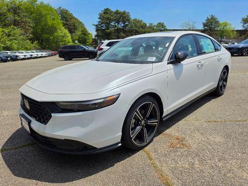 Platinum White Pearl 2026 Honda Accord SE