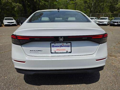 Platinum White Pearl 2026 Honda Accord SE