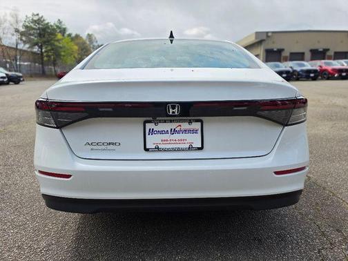 Platinum White Pearl 2026 Honda Accord SE