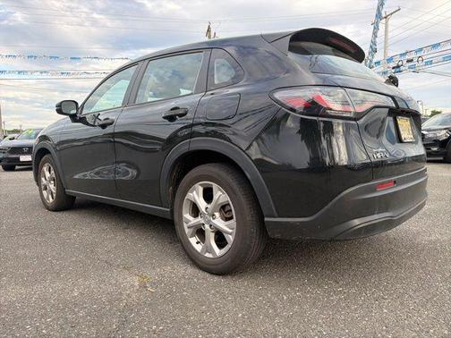 Crystal Black Pearl 2025 Honda HR-V LX