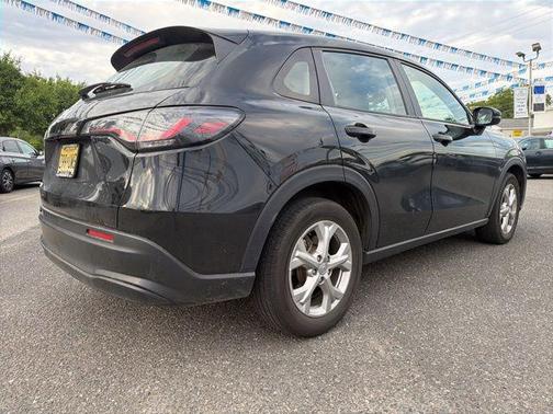 Crystal Black Pearl 2025 Honda HR-V LX