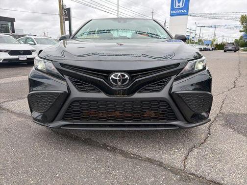 Midnight Black Metallic 2021 Toyota Camry SE