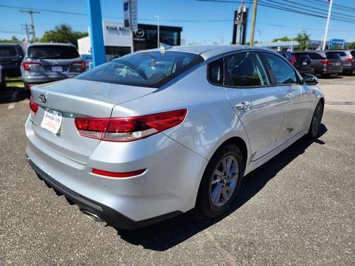 2020 Kia Optima LX
