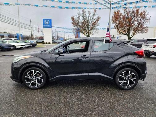 2022 Toyota C-HR XLE