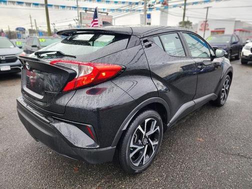 2022 Toyota C-HR XLE