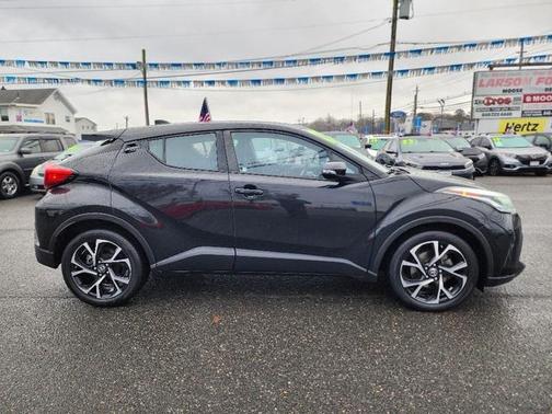 2022 Toyota C-HR XLE