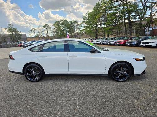 Platinum White Pearl 2025 Honda Accord SE