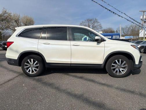 White Diamond Pearl 2019 Honda Pilot EX-L