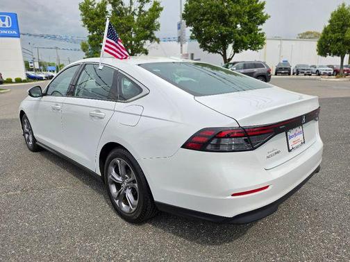 Platinum White Pearl 2024 Honda Accord EX