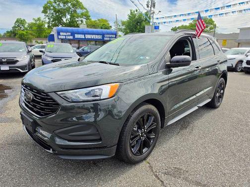Forged Green Metallic 2022 Ford Edge SE