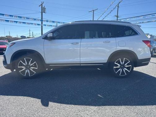 2022 Honda Pilot Touring 8-Passenger