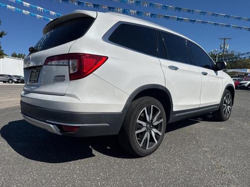 2022 Honda Pilot Touring 8-Passenger