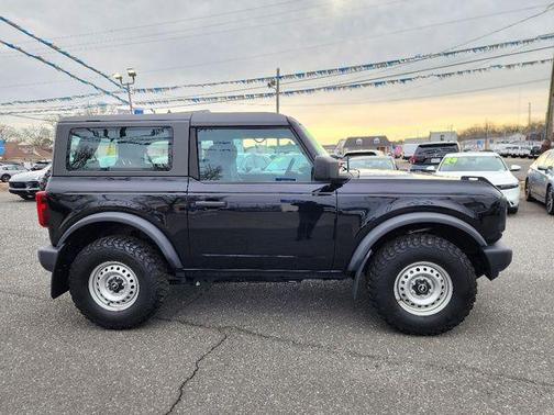 2022 Ford Bronco Base