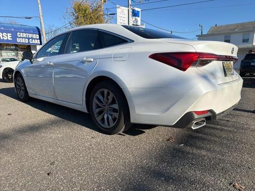 2022 Toyota Avalon XLE
