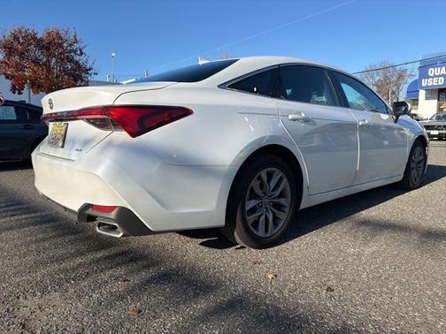 2022 Toyota Avalon XLE