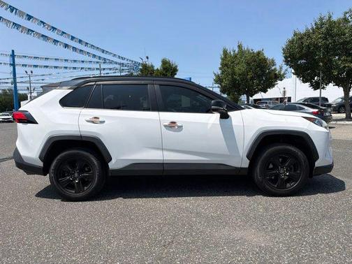 Super White 2021 Toyota RAV4 XLE
