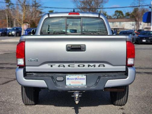 2017 Toyota Tacoma SR