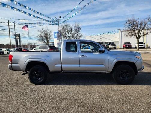 2017 Toyota Tacoma SR