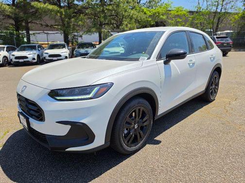 Platinum White Pearl 2027 Honda HR-V Sport