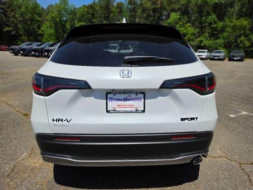 Platinum White Pearl 2027 Honda HR-V Sport