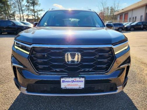 2025 Honda Pilot Touring 8-Passenger