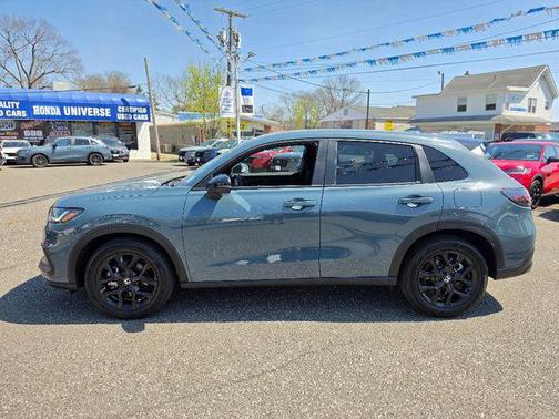 Nordic Forest Pearl 2024 Honda HR-V AWD Sport