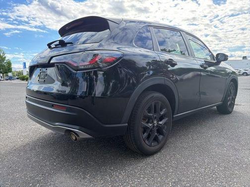 Crystal Black Pearl 2024 Honda HR-V Sport