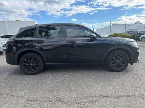 Crystal Black Pearl 2024 Honda HR-V Sport