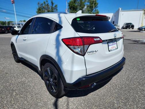 Platinum White Pearl 2021 Honda HR-V AWD Sport