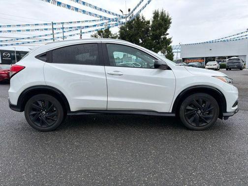 Platinum White Pearl 2021 Honda HR-V AWD Sport