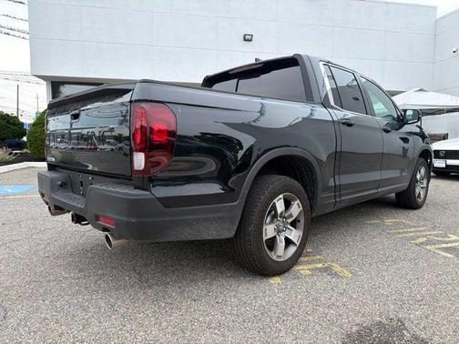 Crystal Black Pearl 2025 Honda Ridgeline RTL