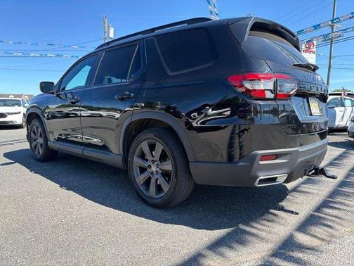 Crystal Black Pearl 2025 Honda Pilot Sport