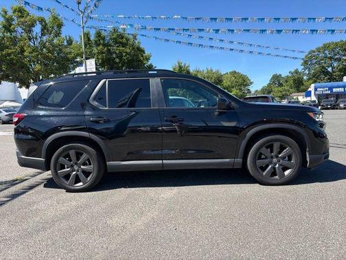 Crystal Black Pearl 2025 Honda Pilot Sport