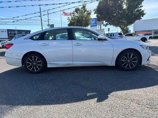 Platinum White Pearl 2021 Honda Accord EX-L 1.5T