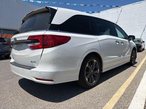 Platinum White Pearl 2024 Honda Odyssey Elite