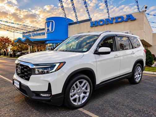 Platinum White Pearl 2024 Honda Passport AWD EX-L