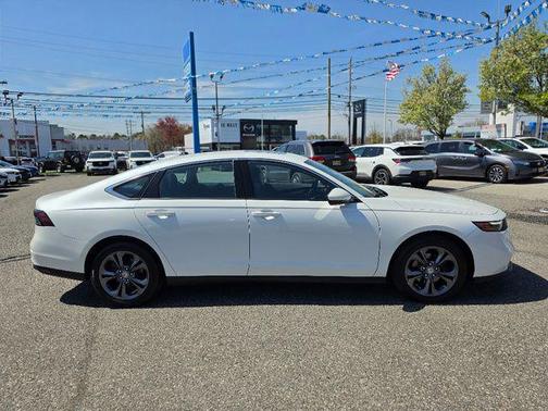 Platinum White Pearl 2023 Honda Accord EX