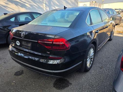 2017 Volkswagen Passat 1.8T SE