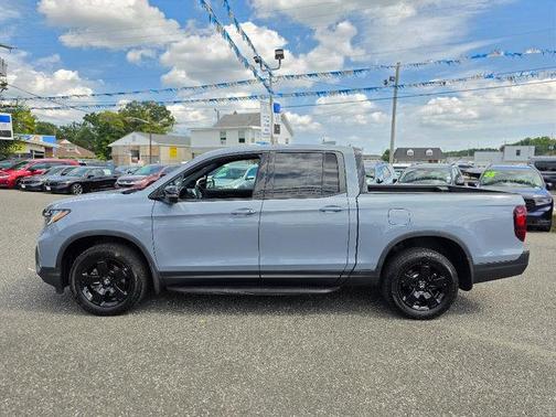 Sonic Gray Pearl 2024 Honda Ridgeline Black