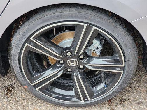 Solar Silver Metallic 2026 Honda Accord SE